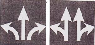 أسهم للسير في المفترق: يجوز عبور المفترق باتجاه السهم فقط